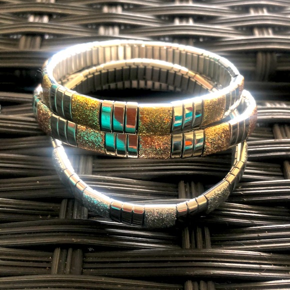 Vintage metal bangles - Picture 3 of 4